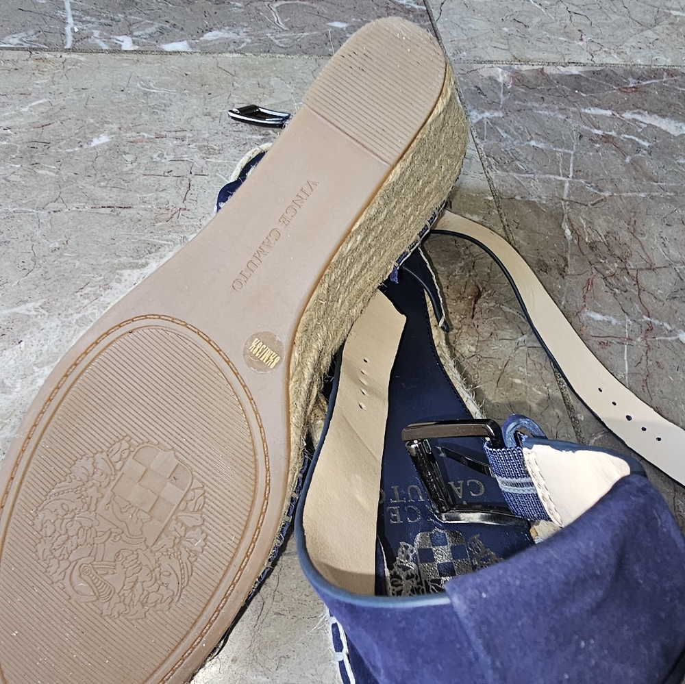 Shoes - Picture 3 of 4